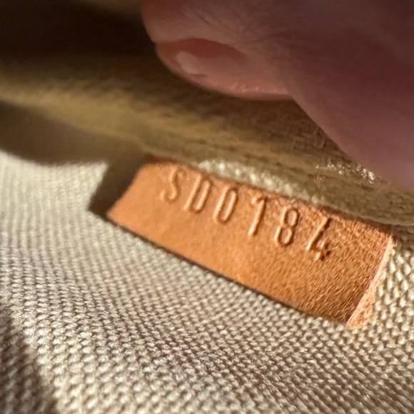 Louis Vuitton Eva Handbag/Clutch - Damier Azur Canvas - Vintage but life left!🤎💛 - Picture 14 of 14